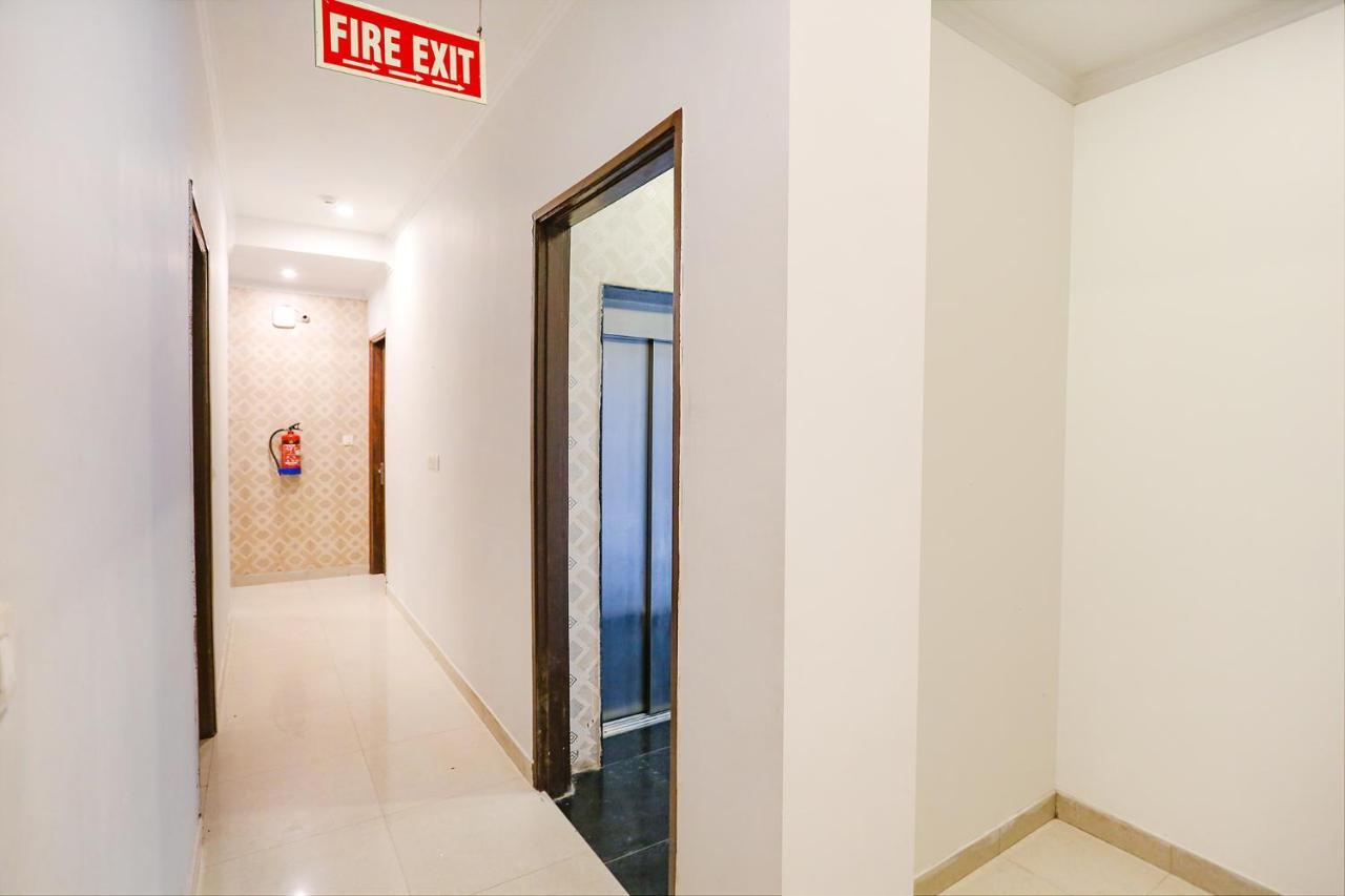 ניו דלהי Fabhotel Novel Suites - Nr Yashobhoomi Convention Centre מראה חיצוני תמונה
