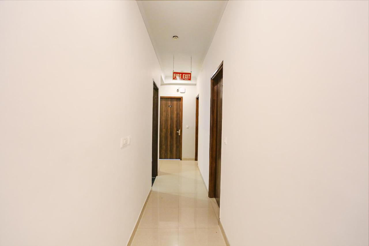 ניו דלהי Fabhotel Novel Suites - Nr Yashobhoomi Convention Centre מראה חיצוני תמונה